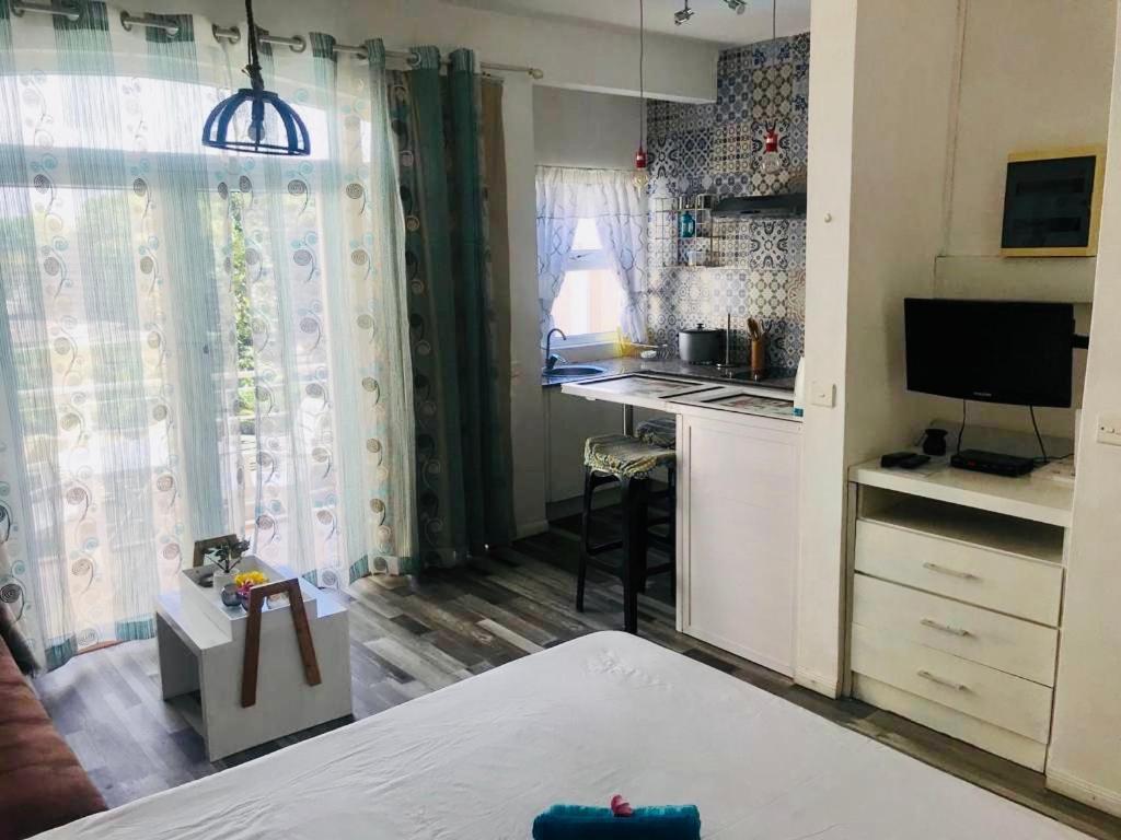 Studio- Grand Bay- 30 Meters From The Beach Extérieur photo